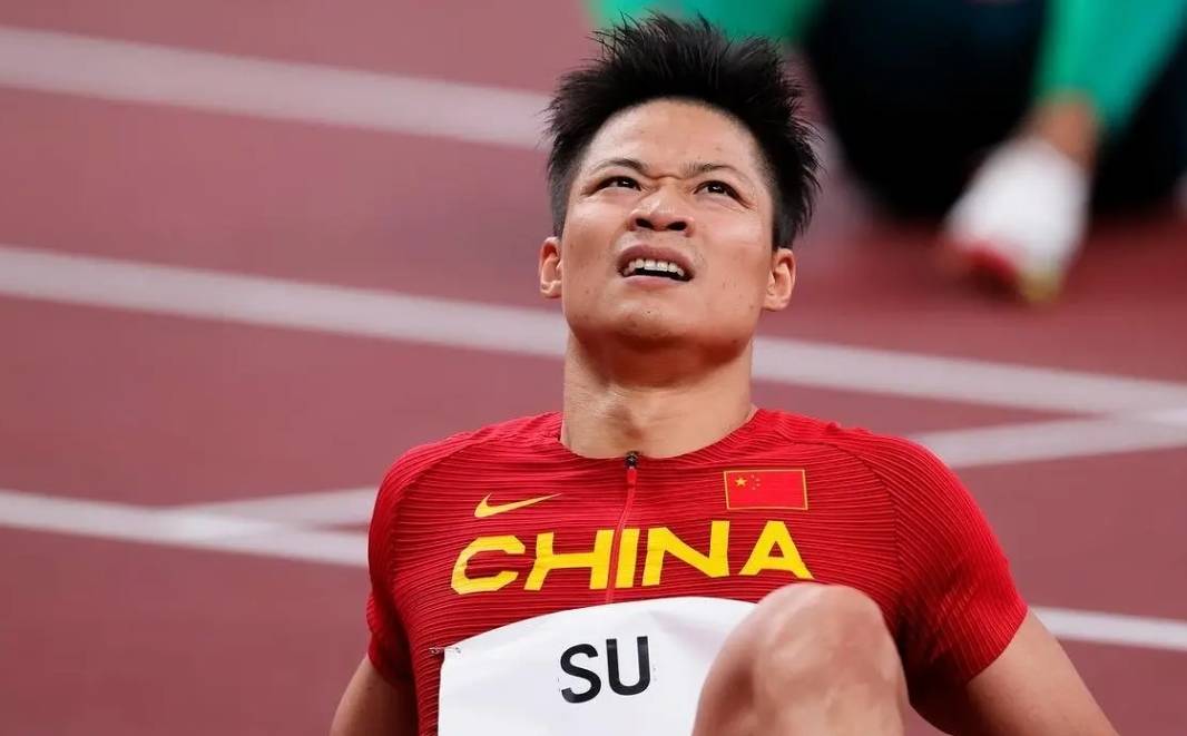 苏炳添在比赛中受伤退赛，梅西主帅表示担忧
